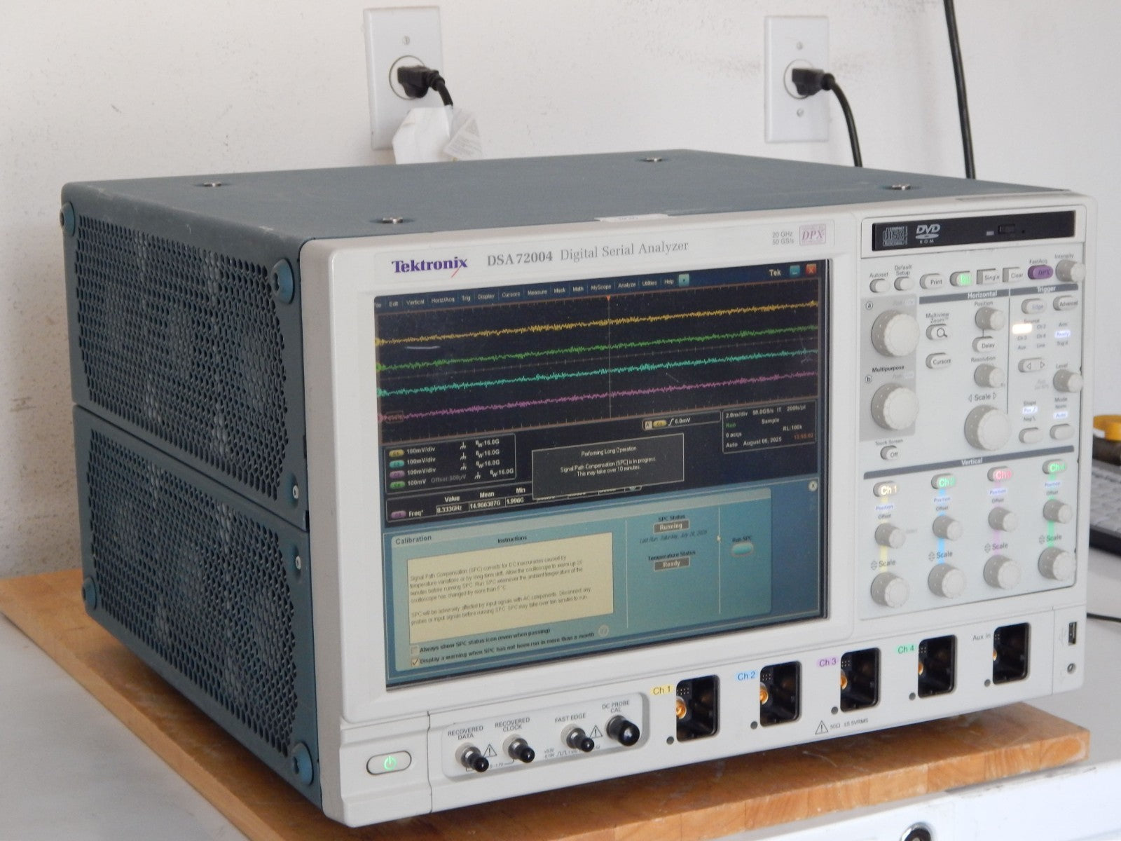 Tektronix DSA72004 Oscilloscope, option loaded 10XL, JA3,RTE, s/n B010114 Tektronix DSA72004 Oscilloscope, option loaded 10XL, JA3,RTE, s/n B010114